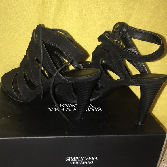 Black Vera Wang High Heels - Picture 2 of 5